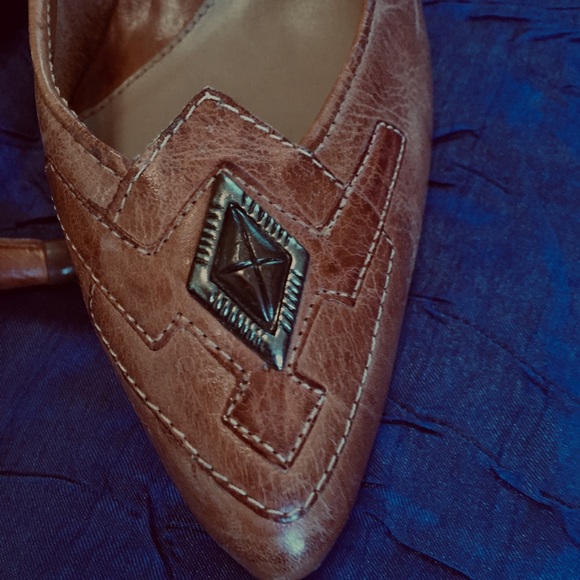 Flings Embellished Heels. Size 6 - Picture 3 of 4